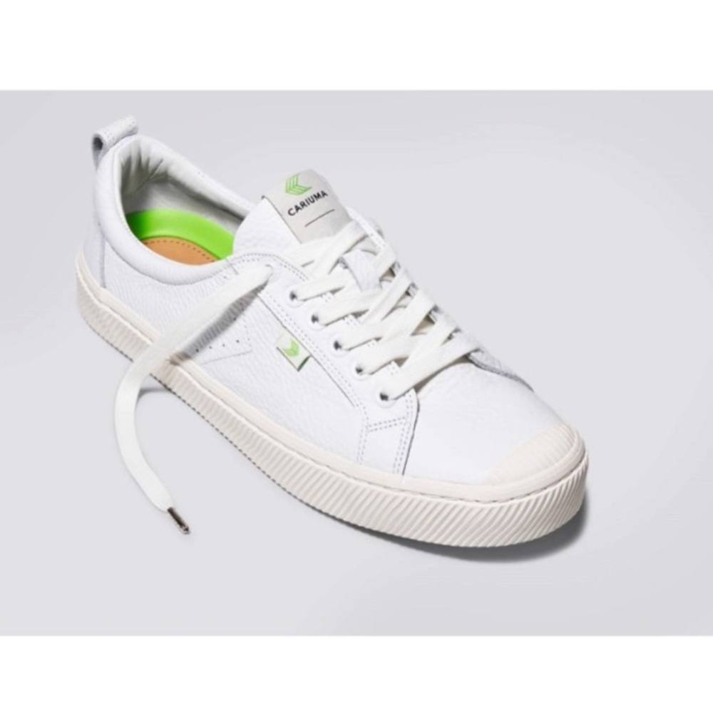 Triple White Leather Cariuma Women’s Oca Low Sneakers